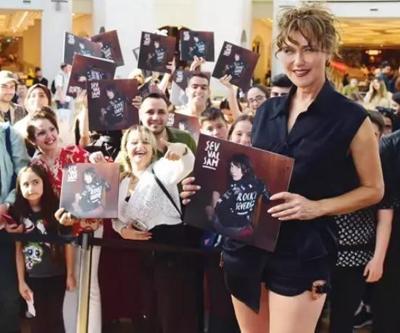Şevval Samdan ters köşe bir albüm