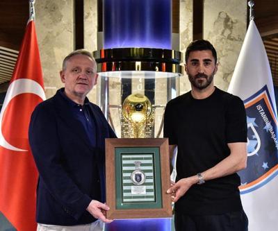 Başakşehirde 20 yıllık serüven sona erdi Mahmut Tekdemir ayrıldı...