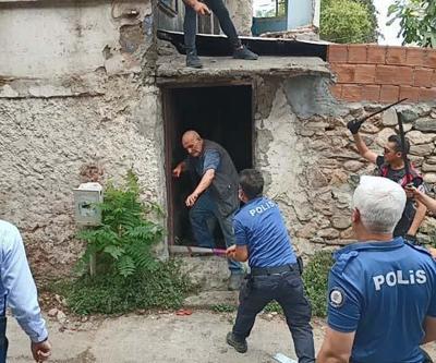 Çöp evini temizletmeyip polisi bıçakladı, Peygamberim deyince hastaneye yatırıldı