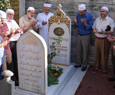 15 Temmuz şehidi Prof. Dr. İlhan Varank kabri başında anıldı: Mustafa Varank duygusal anlar yaşadı