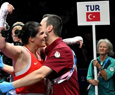 Son olimpiyat şampiyonu Busenaz Sürmeneli, Paris 2024te çeyrek finale yükseldi