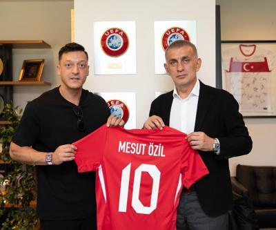 Mesut Özilden TFF Başkanı Hacıosmanoğluna ziyaret