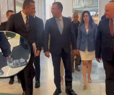 VİDEO HABER | Ayağı kırık olan Özgür Özel Meclise böyle geldi