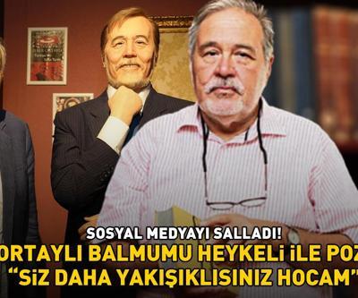 İlber Ortaylı balmumu heykeli ile poz verdi Sosyal medyayı salladı: SİZ DAHA YAKIŞIKLISINIZ HOCAM