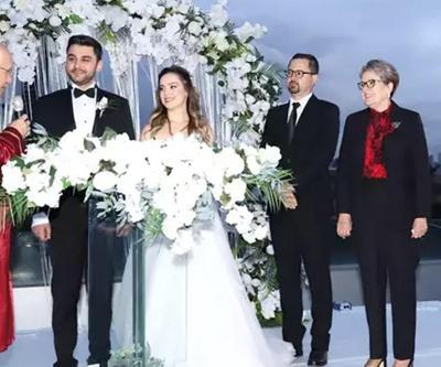 Müsavat  Dervişoğlu ve Meral Akşener nikah şahidi oldu