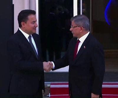 DEVA ve Gelecek birleşemeden ayrıldı