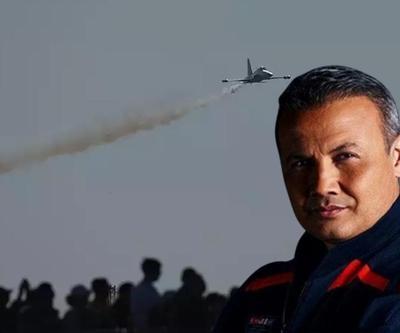 TEKNOFESTe damga vurdu Alper Gezeravcıdan F-16 uçağı ile gösteri uçuşu