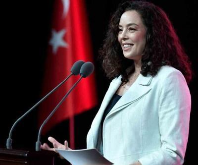 Eski Dünya Güzeli Azra Akından Emine Erdoğana teşekkür, eleştirilere yanıt