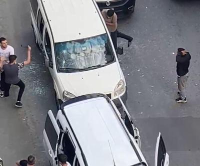 Çekiçli maganda dehşeti: Önünü kestiler, camları kırıp darbettiler