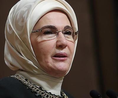 Emine Erdoğandan 29 Ekim mesajı: BAYRAĞI TÜRKİYE YÜZYILI İLE GELECEĞE TAŞIYACAĞIZ