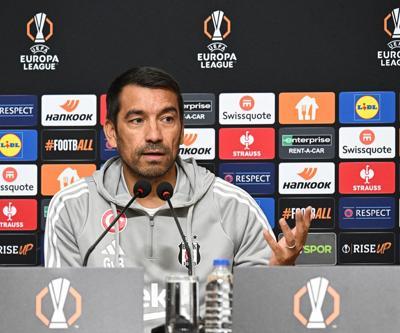 Beşiktaşta forvette kim oynayacak Giovanni van Bronckhorst açıkladı...