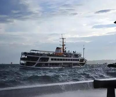 İstanbulda deniz ulaşımına fırtına engeli