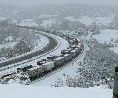 TEMde hasarlı kazalar nedeniyle trafik durdu