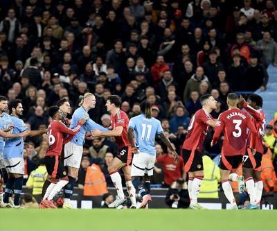 Manchester City’e derbide Manchester United şoku