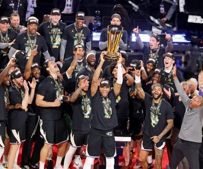NBA Kupasında şampiyon Milwaukee Bucks oldu Antetokounmpo, finale damga vurdu...