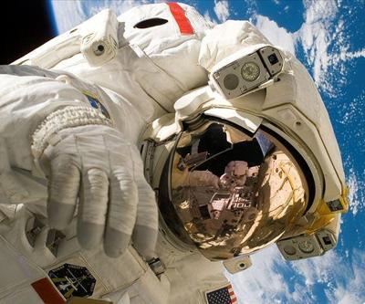 Eski NASA komutanı itiraf etti: Yanımdan UFO geçti