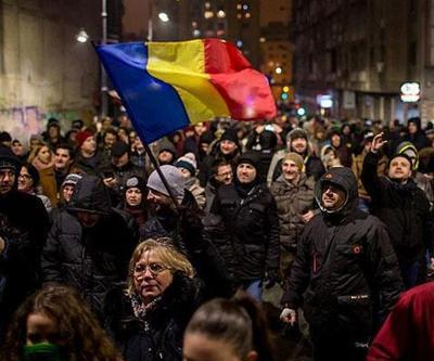 Romanyada cumhurbaşkanı seçimi iptali protesto edildi