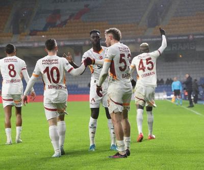 Aslan, kazanmaya devam ediyor Başakşehir 1-2 Galatasaray Maç özeti