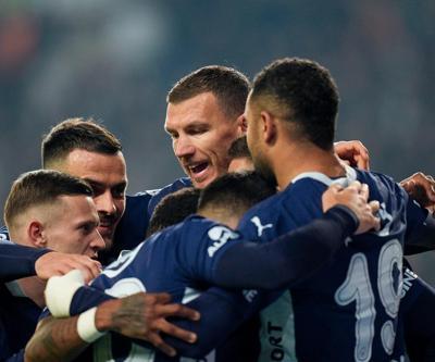 Kanarya, Konyada 3 puanı 3 golle aldı Konyaspor 2-3 Fenerbahçe Maç Özeti