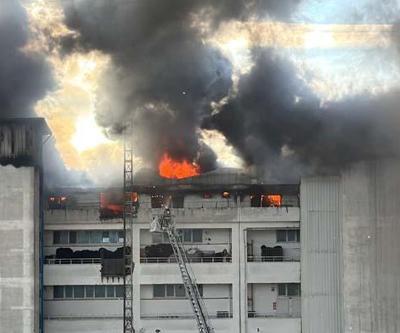 Son Dakika İstanbul Sultanbeylide tekstil atölyesinde yangın