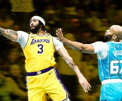 Lakers yıldızı Anthony Davis vitesi yükseltti Hornetse karşı 42 sayı 23 ribaunt...
