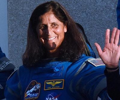 Uzayda mahsur kalmışlardı... ABDli astronot Suni Williams tarihe geçti