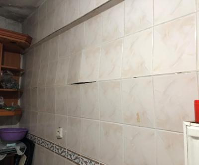 İstanbulda çökme tehlikesi olan bina tahliye edildi