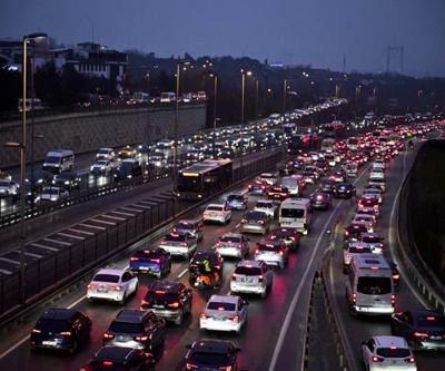 Tatil Bitti: İlk Ders Zili Çaldı İstanbulda Trafik Durdu...