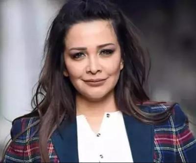 Evrim Akının yeni imajı beğeni topladı