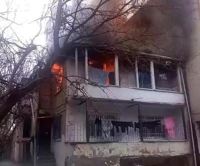 SON DAKİKA... Küçükçekmecede can pazarı 2 katlı binada çıkan yangın söndürüldü