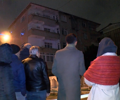 Tuzlada, kolonlarından ses gelen 4 katlı bina tahliye edildi