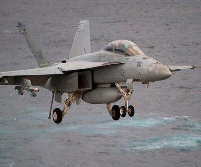 ABDden yine kaza haberi: Askeri uçak körfeze düştü, 2 pilot kurtuldu