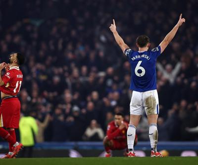 Everton son saniyede Liverpoolu üzdü Stadyum yıkıldı...