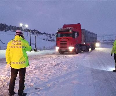 SON DAKİKA Türkiye Kar Yağışı Altında: 6 İlde Ağır Taşıtlara Trafik Yasağı