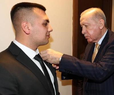 Cumhurbaşkanı Erdoğandan adaşı Recep Tayyip Erdoğana rozet