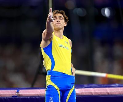İsveçli atlet Armand Duplantis, kendi rekorunu bir kez daha kırdı