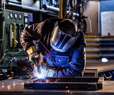 AB ve Euro Bölgesi Sanayi Üretimi ocakta arttı