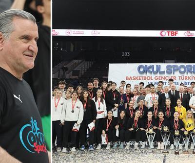 Gençlik ve Spor Bakanı Dr. Osman Aşkın Bak, gösteri maçında parkeye çıktı