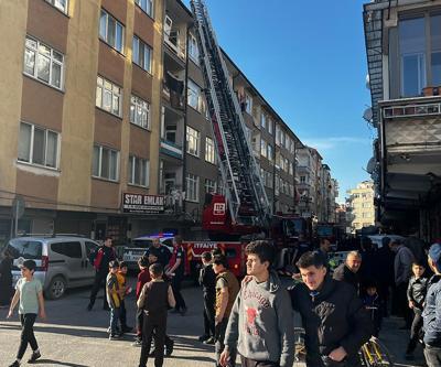 Oturduğu evi ateşe verdi Hastaneye kaldırıldı