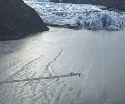 Enkazı görünce kötü haber sandı, yaklaştıkça mucizeye tanık oldu: Dondurucu soğukta düşen uçağın kanadında 12 saat kurtarılmayı beklediler