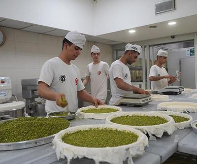 Bayramda Antep baklavasına rekor talep Gaziantep’te üretim iki katına çıktı