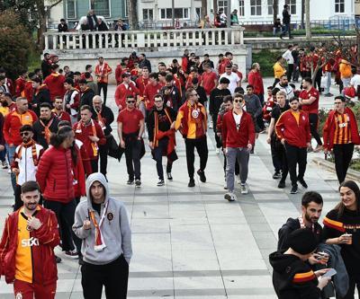 Galatasaray taraftarları Dolmabahçeye geldi