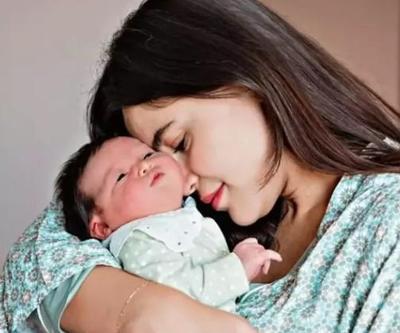 Zeynep Sever Demirel ve kızından yeni poz