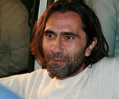 Peker Açıkalından yeni imaj Saçlarını sıfıra vurdu, bıyık bıraktı