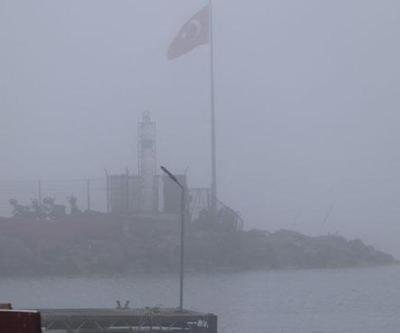Çanakkale Boğazında gemi trafiğine sis engeli