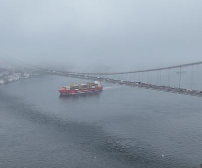 İstanbul Boğazında gemi trafiği sis nedeniyle geçici olarak durduruldu