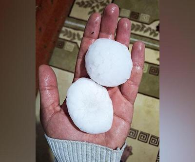 Diyarbakırda ceviz büyüklüğünde dolu yağdı