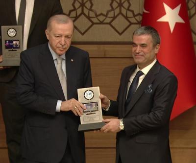 Demirören Medya TV Grup Başkanı Murat Yancı ve CNN TÜRK Özel Haberler Şefi Fulya Öztürk’e ödül