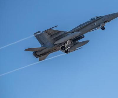 Finlandiya’da savaş uçağı düştü: Pilot fırlatma koltuğuyla kurtuldu