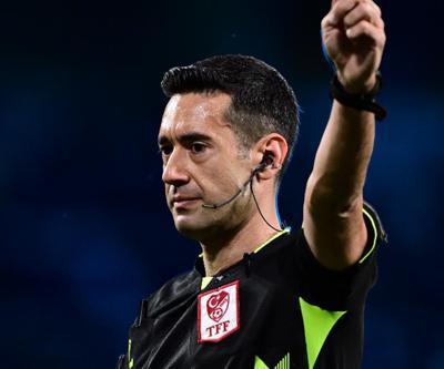 Başakşehir-Fenerbahçe maçının hakemi Burak Pakkana olay sözler: Yaşı genç, başka işe yönelsin